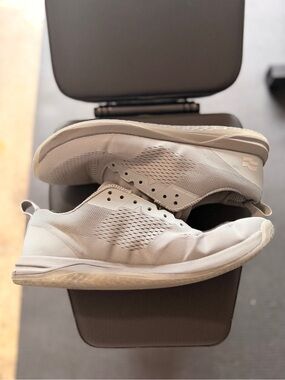 Men’s 11 haze trainer strike mvmnt grey sneakers